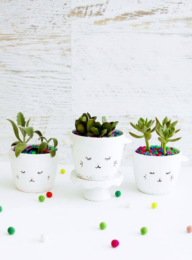 Crafts for Teens to Make and Sell - Easy DIY Planters - Cheap and Easy DIY Ideas To Make For Extra Money - Best Things to Sell On Etsy, Dollar Store Craft Ideas, Quick Projects for Teenagers To Make Spending Cash - DIY Gifts, Wall Art, School Supplies, Room Decor, Jewelry, Fashion, Hair Accessories, Bracelets, Magnets #teencrafts #craftstosell #etsyideass