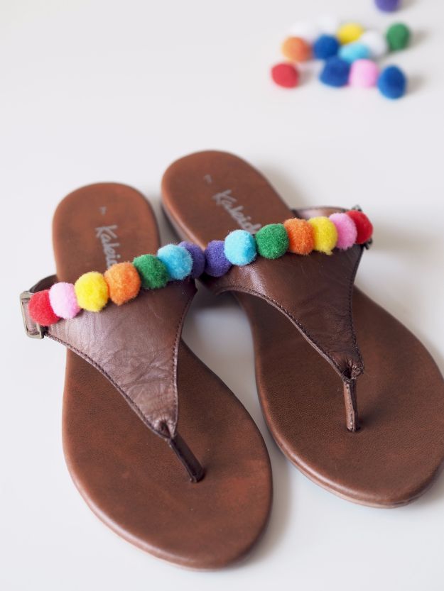 DIY Teen Fashion for Spring - Pom Pom Sandals DIY - Easy Homemade Clothing Tutorials and Things To Make To Wear - Cute Patterns and Projects for Teens to Make, T-Shirts, Skirts, Dresses, Shorts and Ideas for Jeans - Tops, Tanks and Tees With Free Tutorial Ideas and Instructions 