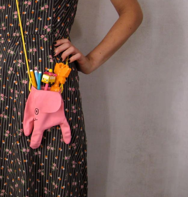 DIY Ideas With Elephants - Dish Glove Elephant Bag - Easy Wall Art Ideas, Crafts, Jewelry, Arts and Craft Projects for Kids, Teens and Adults- Simple Canvases, Throw Pillows, Cute Paintings for Nurseries, Dollar Store Crafts and Fun Dorm Room and Bedroom Decor - Tutorials for Crafty Ideas Decorated With an Elephant