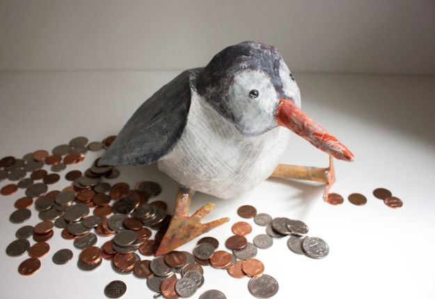 Creative Paper Mache Crafts - DIY Paper Mache Birdy Penny Bank - Easy DIY Ideas for Making Paper Mache Projects - Cool Newspaper and Paper Bag Craft Tips - Recipe for for How To Make Homemade Paper Mashe paste - Halloween Masks and Costume Tutorials - Sculpture, Animals and Ideas for Kids #diyideas #papermache #teencrafts #crafts
