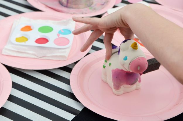 DIY Unicorn Party Ideas - DIY Rainbow Unicorn Paint Party - Throw A Unicorn Themed Party With These Cheap and Easy but Super Creative Projects - Unicorns Decorations for Parties With Rainbow, Glitter and Fun Colors - Banners, Signs, Cakes and Tabletop Decor for the Best Birthday Party Ever - Girls, Teens and Kids Love These Fun Crafts #birthdayparty #partyideas #unicorn #kidparty