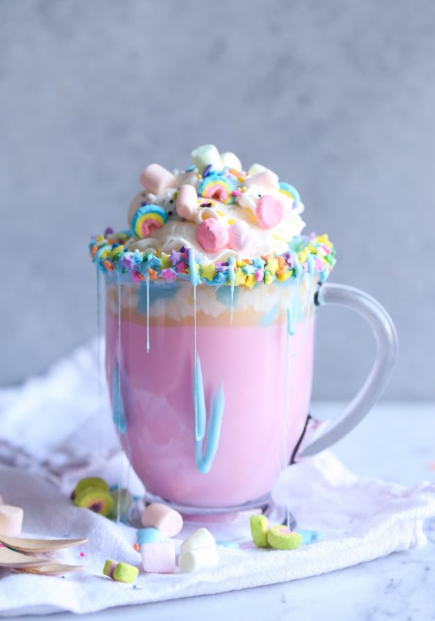 DIY Unicorn Party Ideas - Unicorn Hot Chocolate - Throw A Unicorn Themed Party With These Cheap and Easy but Super Creative Projects - Unicorns Decorations for Parties With Rainbow, Glitter and Fun Colors - Banners, Signs, Cakes and Tabletop Decor for the Best Birthday Party Ever - Girls, Teens and Kids Love These Fun Crafts #birthdayparty #partyideas #unicorn #kidparty