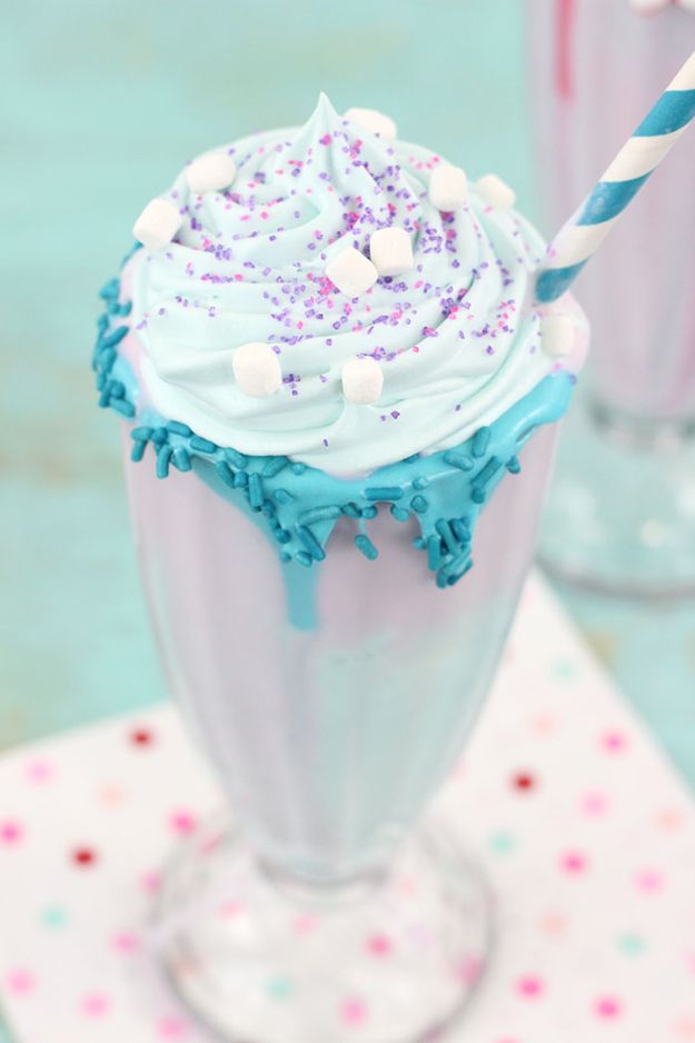 DIY Unicorn Party Ideas - Unicorn Milkshakes - Throw A Unicorn Themed Party With These Cheap and Easy but Super Creative Projects - Unicorns Decorations for Parties With Rainbow, Glitter and Fun Colors - Banners, Signs, Cakes and Tabletop Decor for the Best Birthday Party Ever - Girls, Teens and Kids Love These Fun Crafts #birthdayparty #partyideas #unicorn #kidparty
