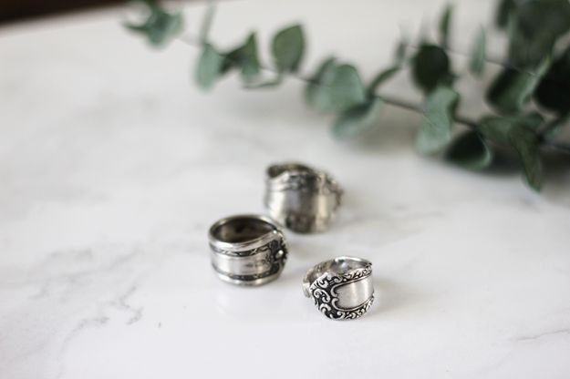 DIY Rings - DIY Spoon Ring - Easy Ring Tutorial for Wore, Paperclip, Stone Jewelry, Wood, Metal, Boho Ideas - Cheap Jewelry Making Ideas #diyjewelry #rings