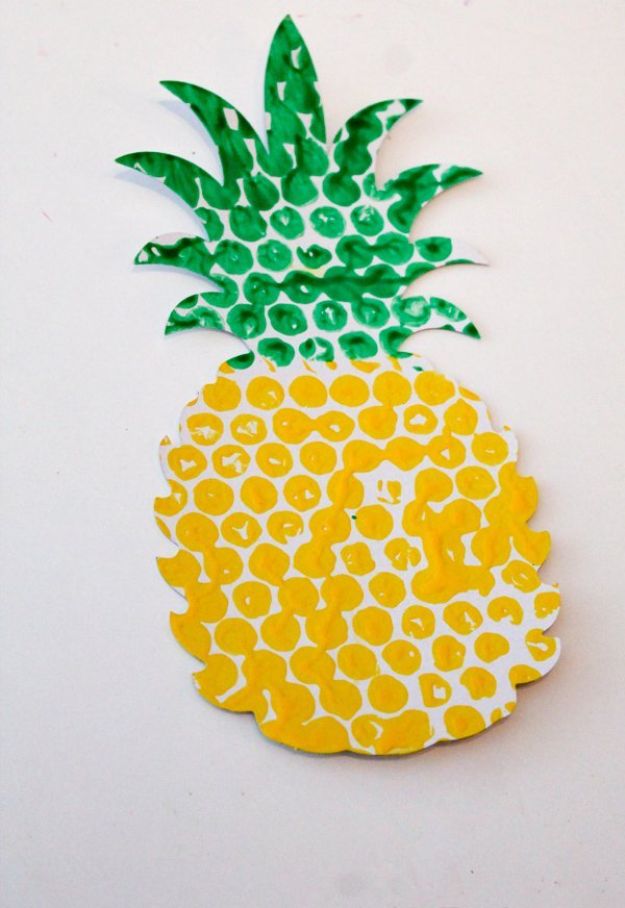 Pineapple Crafts - Bubble Wrap Printed Pineapple - Cute Craft Projects That Make Cool DIY Gifts - Wall Decor, Bedroom Art, Jewelry Idea