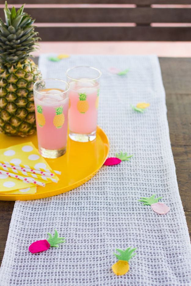 Pineapple Crafts - DIY Pineapple Table Runner - Cute Craft Projects That Make Cool DIY Gifts - Wall Decor, Bedroom Art, Jewelry Idea